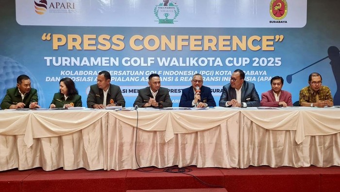 Konferensi pers Turnamen Golf Piala Wali Kota Surabaya 2025.