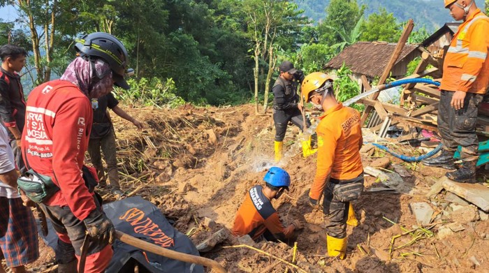 korban longsor di Simpenan Sukabumi