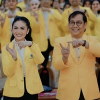 Dengan penuh semangat, terlihat KD yang aktif mengikuti beragam kegiatan di orientasi mahasiswa baru tersebut. Foto: Instagram/@krisdayantilemos