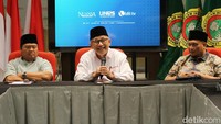 Ketua Umum DPP LDII Chriswanto Santoso didampingi Sekretaris Umum DPP LDII Dody Taufiq Wijaya dan Ketua DPP LDII Rulli Kuswahyudi menggelar jumpa pers di Gedung LDII, Senayan, Jakarta.