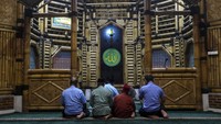 Masjid seluas 260 meter persegi dengan 60 persen bahan bangunannya terbuat dari bambu itu dapat menampung hingga 220 orang di dalam ruangan dan total sekitar 390 orang jika ditambah dengan area luar.  
