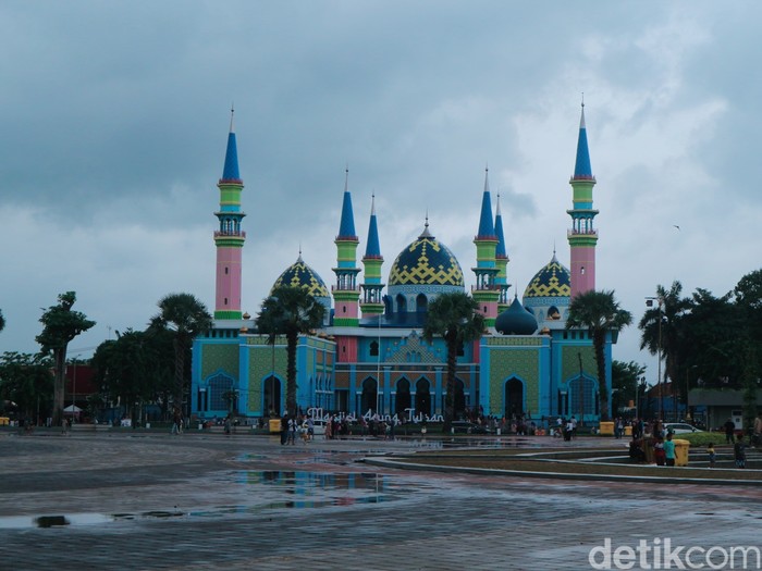 Megahnya Masjid Agung Tuban di Bumi Wali