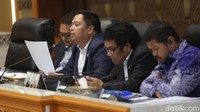 Rapat tersebut membahas persiapan sarana, prasarana, infrastruktur dan transportasi dalam rangka penanganan arus mudik Lebaran tahun 2025.  