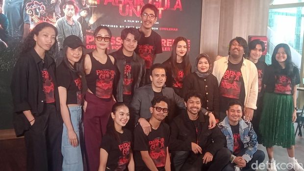 Para cast dan produser Pabrik Gula.