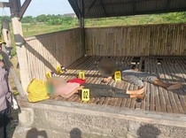 Pasutri Ditemukan Tewas Tergeletak di Pos Nelayan Pantai Padanggalak
