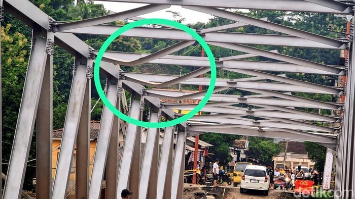 Penampakan Lengkungan Horor Besi Jembatan Cidadap yang Sebabkan Akses Mobil Kembali Ditutup
