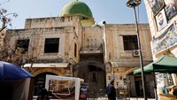 Operasi di Tepi Barat mengusir hampir 40.000 warga Palestina dari beberapa kamp pengungsi.