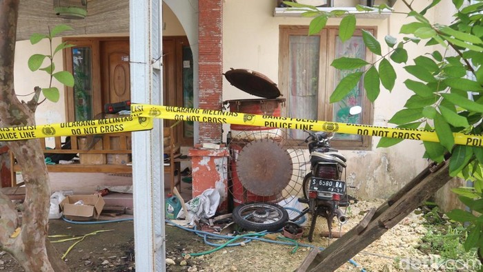 Penampakan rumah perakitan senjata di Bojonegoro