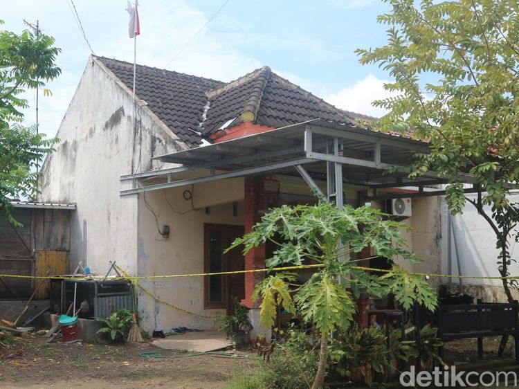 Penampakan Rumah Perakitan Senjata Ilegal di Bojonegoro