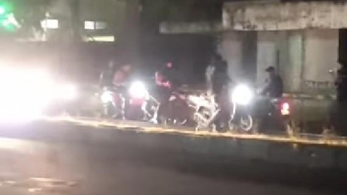 Para remaja yang hendak tawuran dan sepeda motor diamankan Polres Klaten di jalan Jogja-Solo dini hari tadi.