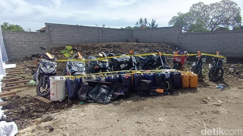 Barang bukti kasus pengoplosan BBM yang diamankan Polres Gianyar, Selasa (11/3/2025).