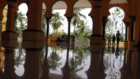 Masjid tersebut dibangun pada tahun 1854 oleh Kesultanan Deli.   