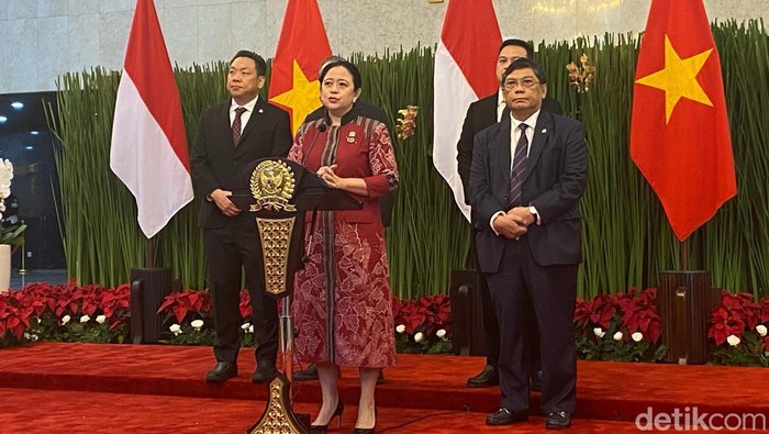 Puan saat konferensi pers usai menerima  Sekretaris Jenderal (Sekjen) Partai Komunis Vietnam, To Lam di Gedung DPR/MPR.