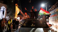 Kesepakatan tersebut ditandatangani oleh Presiden sementara al-Sharaa dan Ferhat Abdi Şahin dengan nama samaran “Mazloum Kobani,” pemimpin SDF paling dicari, demikian diumumkan oleh kepresidenan Suriah pada hari Senin (10/3/2025).  