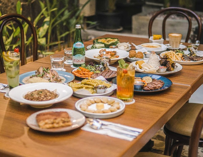 Nyam! 5 Tempat Makan Enak untuk Buka Puasa Dekat Stasiun Cikini