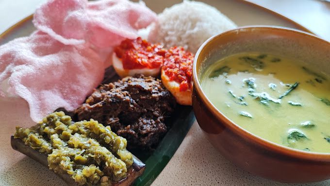 Nyam! 5 Tempat Makan Enak untuk Buka Puasa Dekat Stasiun Cikini