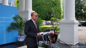 IHSG Melorot ke Bawah 5.000, Danantara Mau Borong Saham BUMN
