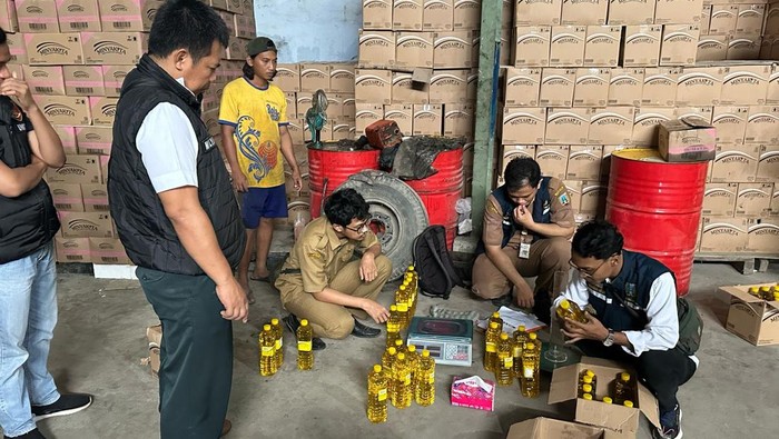 Satgas Pangan Wilayah Jateng mengecek kesesuaian volume Minyakita di pasar seluruh Jateng.