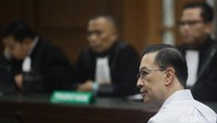 Jaksa Penuntut Umum (JPU) berpendapat eksepsi terdakwa dan penasehat hukum tidak relevan dan tak dapat diterima.