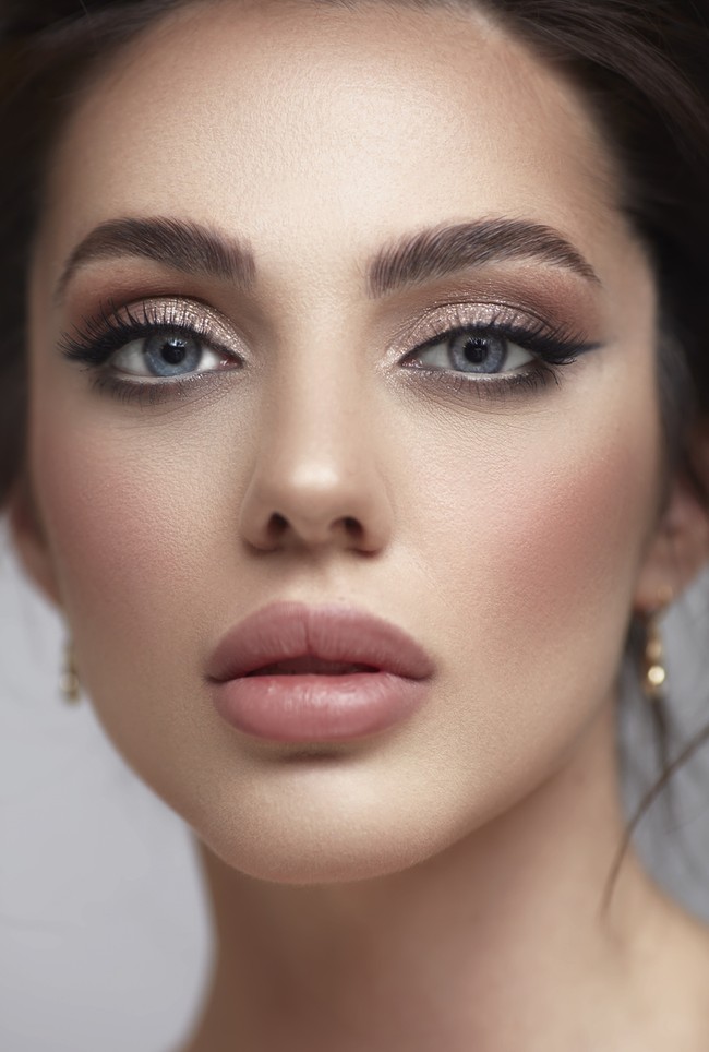 Portrait of a beautiful young woman.