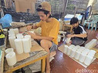 Mendulang Cuan dari Kerajinan Lilin Kreatif di Bogor