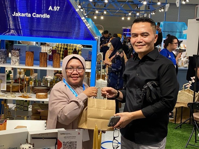 Mendulang Cuan dari Kerajinan Lilin Kreatif di Bogor
