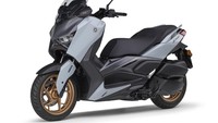 Khusus warna Bluish Grey Cocktail memiliki nuansa eksterior yang kalem dan elegan dengan warna bodi abu-abu muda dan velg berwarna emas. Foto: Dok. Yamaha