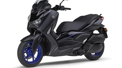 Potret Yamaha Xmax 250 Terbaru yang Makin Canggih dengan Windshield Elektrik