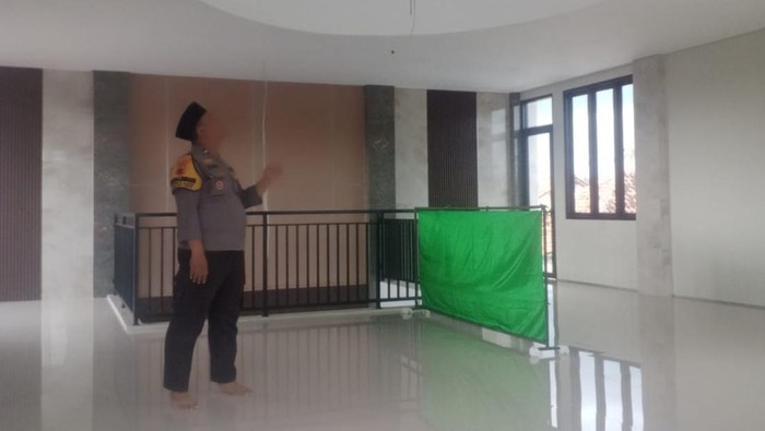 Aipda Deny Eko galang dana untuk bangun musala di Pekalongan