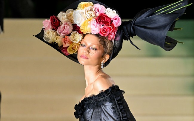 NEW YORK, NEW YORK - MAY 06: Zendaya attends the 2024 Met Gala Celebrating 