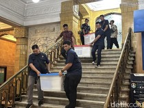 6 Boks Dokumen Diamankan Usai 11 Jam Penggeledahan Kantor PTPN I Surabaya