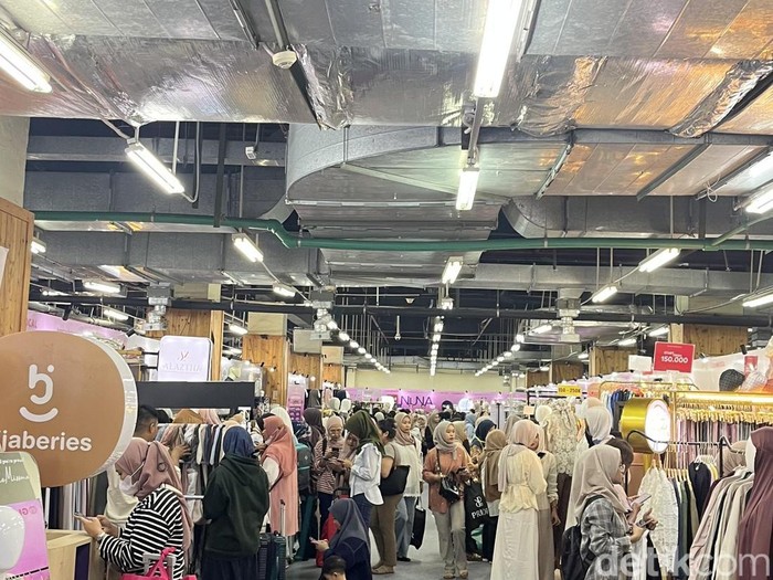 Bazar brand hijab dan busana muslim, GlamLocal kembali digelar mulai hari ini 12 - 16 Maret 2025 di Exhibition Hall, Grand Indonesia, pukul 10:00 - 22:00 WIB