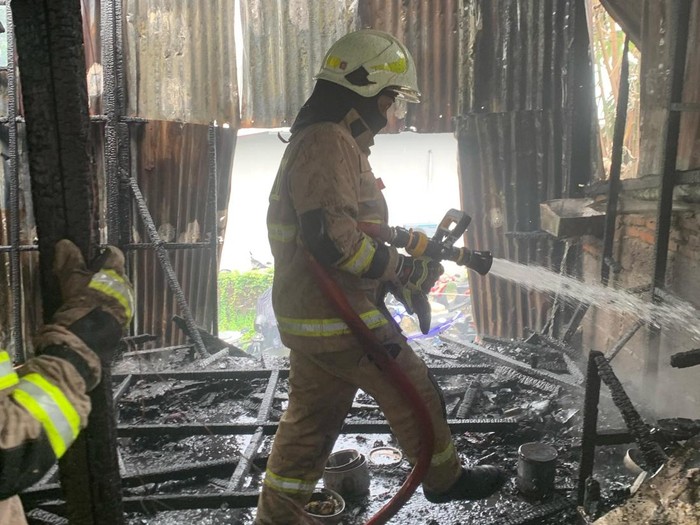 Bengkel di Depok hangus terbakar (dok.istimewa)