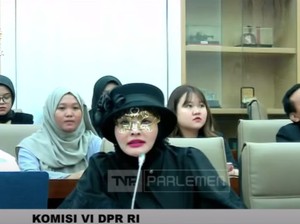 Komisi VI DPR Undang BPKN hingga Doktif, Anggota Langsung Protes Topeng
