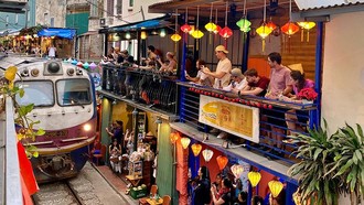 Vietnam Ramai Turis, tapi... Mana Duitnya