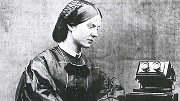 Maria Ward adalah seorang naturalis, astronom, ahli mikroskopi, penulis, dan seniman Irlandia. Ia secara tragis tertabrak mobil uap eksperimental yang dibuat oleh sepupunya pada tahun 1869, dan menjadi orang pertama yang tercatat terlibat dalam kecelakaan kendaraan bermotor. Foto: Boredpanda