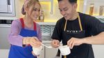 Pose Keren Inul Daratista Masak dan  Kulineran Bareng Keluarga