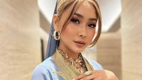 Inul Daratista membagikan momennya dengan pose yang cantik. Ia diketahui baru saja pulang dari ibadah umrah. Foto: Instagram @inul.d