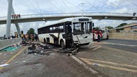 Penyidik polisi dan pemangku kepentingan lainnya sedang menyisir lokasi kejadian untuk mencari berbagai bukti yang dapat menjelaskan penyebab kecelakaan ini. 