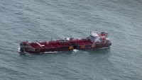 Saat bertabrakan kapal tanker Stena Immaculate ini mengangkut 220.000 barel bahan bakar jet di 16 tangki kargo terpisah.  