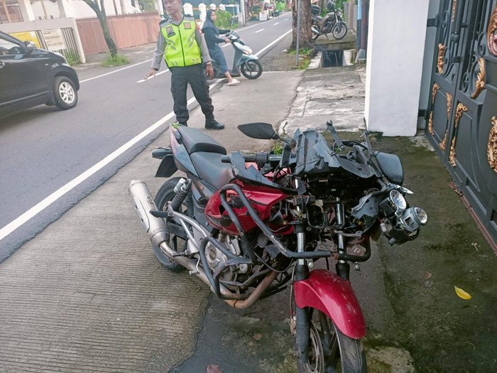 Kondisi motor korban kecelakaan di Condongcatur, Depok, Sleman, Rabu (12/3/2025).