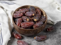 Cermati 8 Efek Samping Konsumsi Kurma Berlebihan
