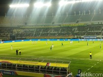 Suporter Persebaya Wajib Bayar Denda Jika Lakukan Pelanggaran di Tribun GBT