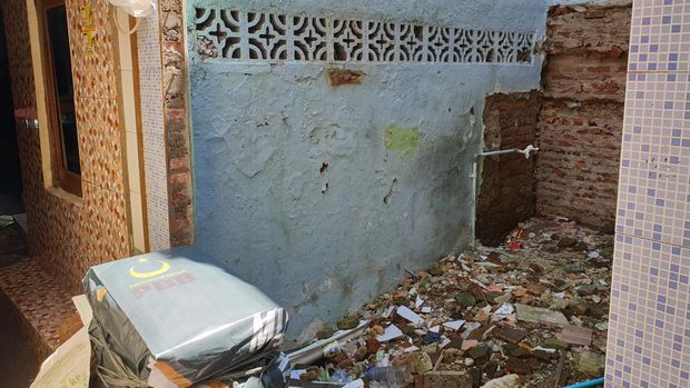 Lahan Bekas Rumah 2x3 Meter Nenek Hasna