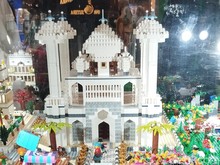 Main Bareng Bangun Silaturahmi, Lihat Instalasi LEGO di Jakarta Barat