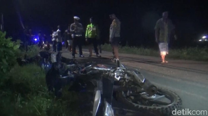 Dua sepeda motor terlibat kecelakaan di Maros, Sulsel, mengakibatkan satu tewas dan dua luka-luka.