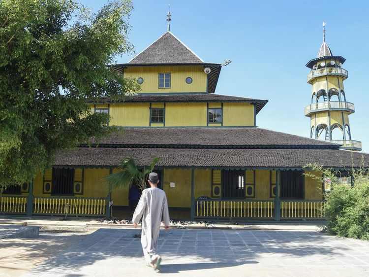 Melihat Masjid Tertua yang Dibangun dari Kayu Ulin Khas Kalimantan Timur