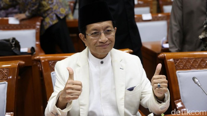 Menteri Agama (Menag) Nasaruddin Umar menggelar rapat kerja dengan Komisi VIII DPR. Rapat membahas persiapan pelaksanaan ibadah haji tahun 2025.