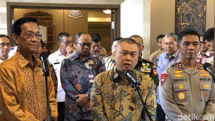 Menhub Dudy Purwagandhi di Kompleks Kepatihan Kota Jogja, Rabu (12/3/2025).