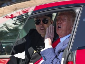 Video Pukulan Tarif Trump untuk Elon Musk Cs: Kekayaan Merosot Miliaran Dolar